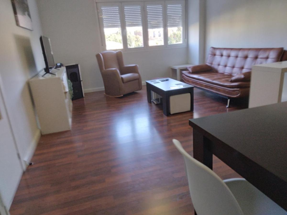 Apartmán Piso Amplio Y Tranquilo En Marchena Exteriér fotografie